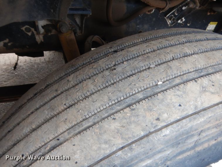 image for item DJ2232 1997 Mack CH613  semi truck