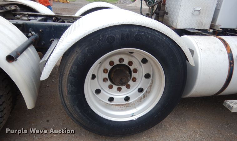 image for item DJ2232 1997 Mack CH613  semi truck