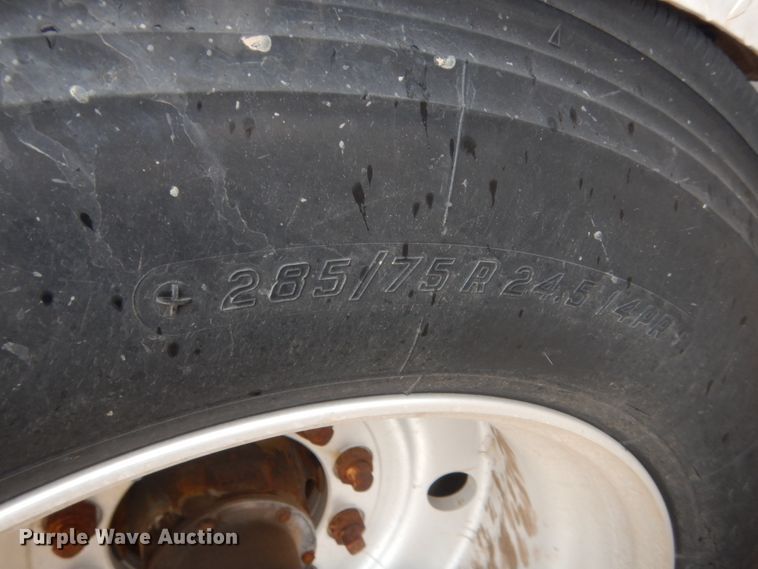 image for item DJ2232 1997 Mack CH613  semi truck