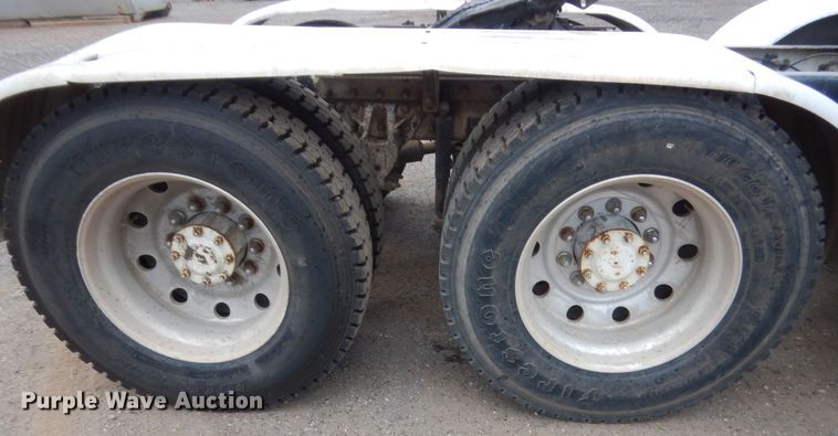 image for item DJ2232 1997 Mack CH613  semi truck