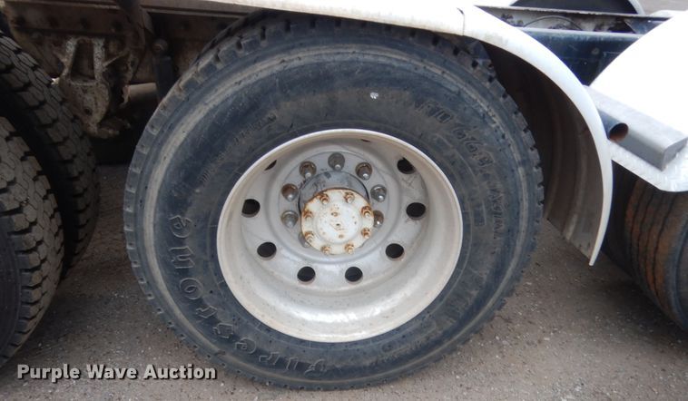 image for item DJ2232 1997 Mack CH613  semi truck