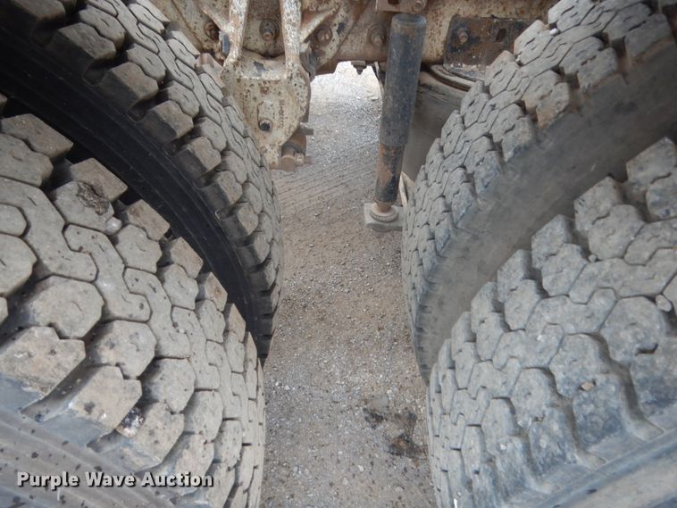 image for item DJ2232 1997 Mack CH613  semi truck