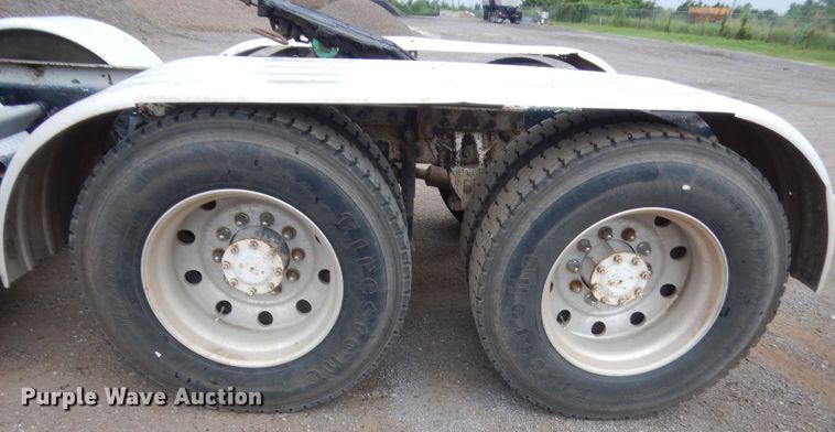 image for item DJ2232 1997 Mack CH613  semi truck