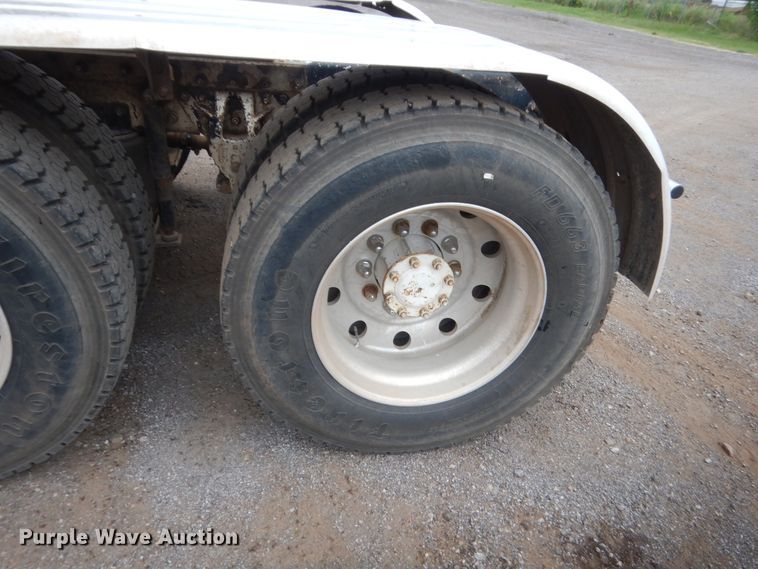 image for item DJ2232 1997 Mack CH613  semi truck