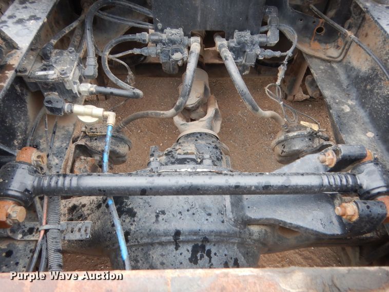 image for item DJ2233 2002 International 9200i  semi truck