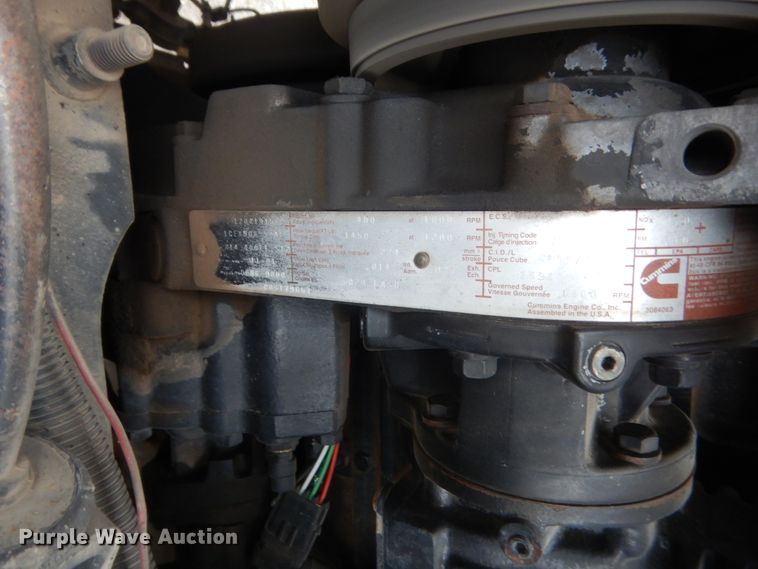 image for item DJ2233 2002 International 9200i  semi truck