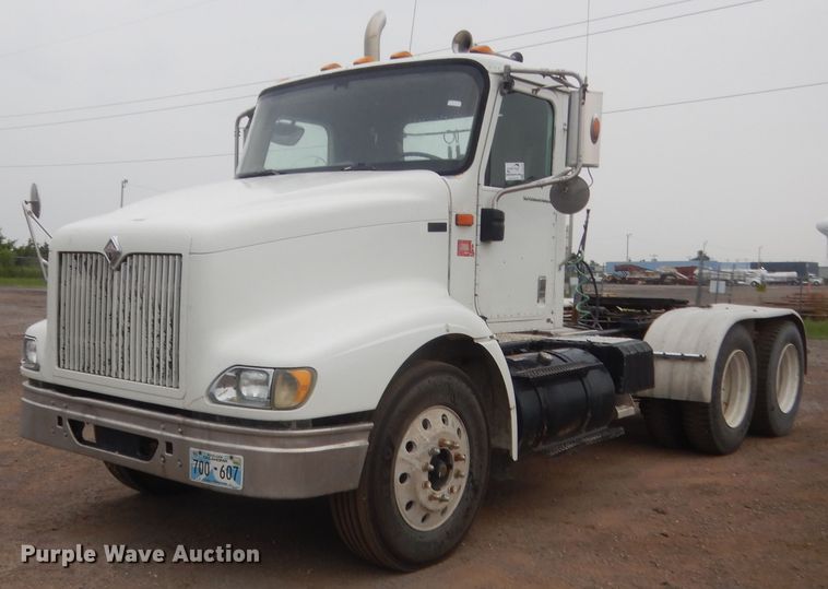 image for item DJ2234 2003 International 9100i  semi truck