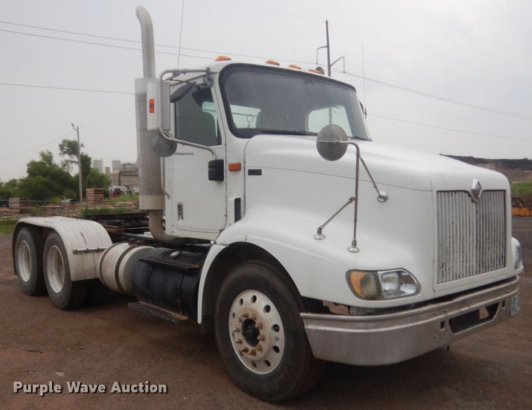 image for item DJ2234 2003 International 9100i  semi truck