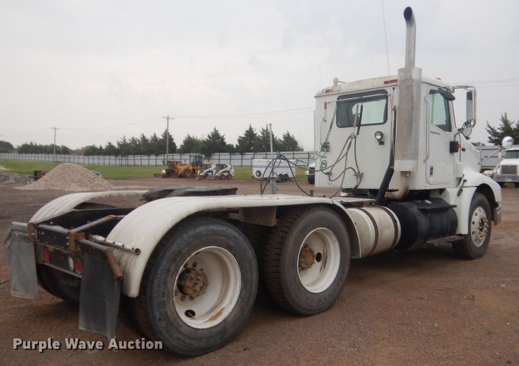 image for item DJ2234 2003 International 9100i  semi truck