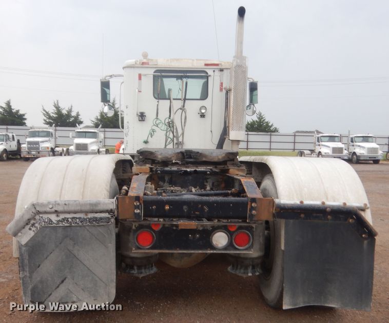 image for item DJ2234 2003 International 9100i  semi truck