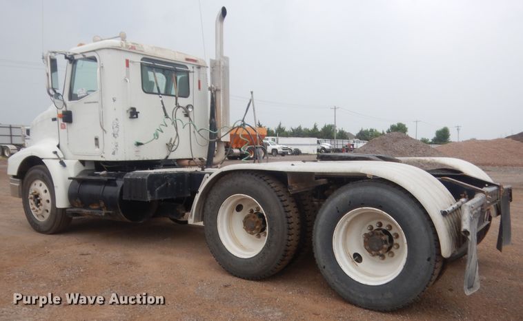 image for item DJ2234 2003 International 9100i  semi truck