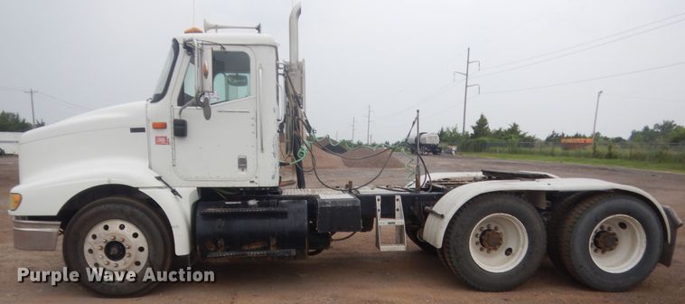 image for item DJ2234 2003 International 9100i  semi truck