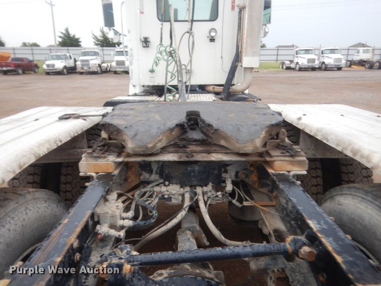 image for item DJ2234 2003 International 9100i  semi truck