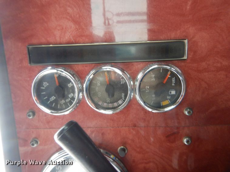 image for item DJ2234 2003 International 9100i  semi truck