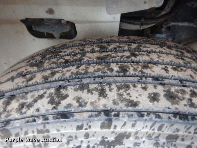 image for item DJ2234 2003 International 9100i  semi truck