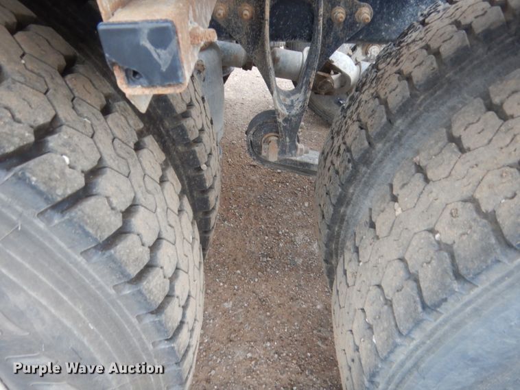 image for item DJ2234 2003 International 9100i  semi truck