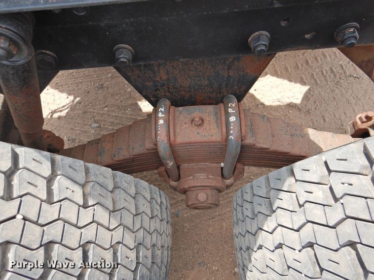 image for item DK2420 1982 Mack R686ST  semi truck