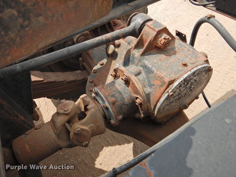 image for item DK2420 1982 Mack R686ST  semi truck