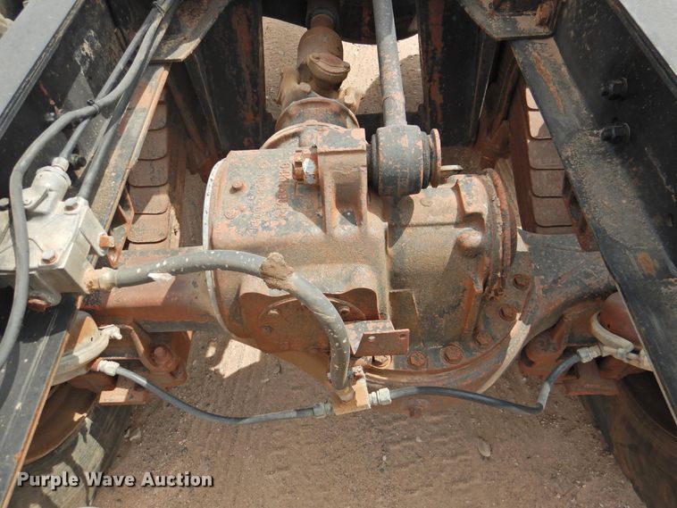 image for item DK2420 1982 Mack R686ST  semi truck