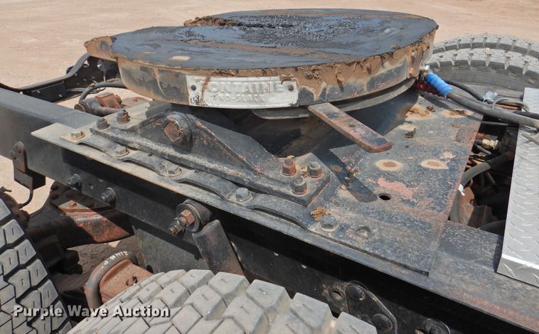 image for item DK2420 1982 Mack R686ST  semi truck