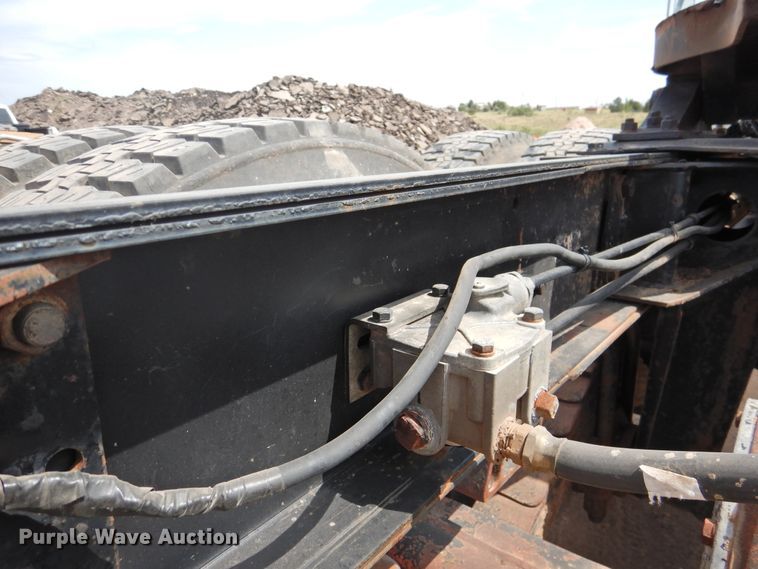 image for item DK2420 1982 Mack R686ST  semi truck