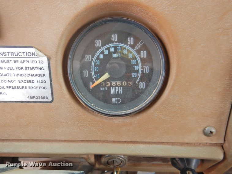 image for item DK2420 1982 Mack R686ST  semi truck