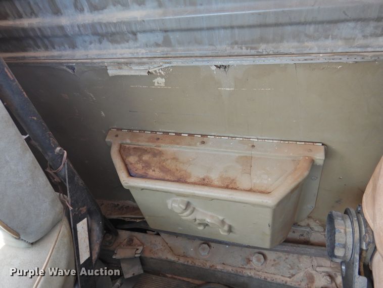 image for item DK2420 1982 Mack R686ST  semi truck