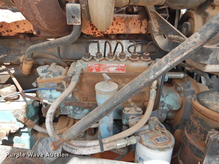 image for item DK2420 1982 Mack R686ST  semi truck