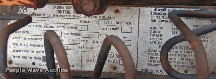 image for item DK2420 1982 Mack R686ST  semi truck