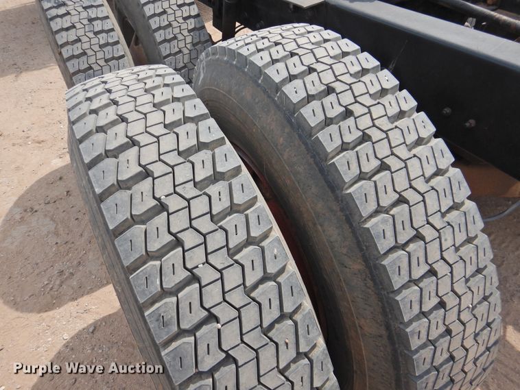 image for item DK2420 1982 Mack R686ST  semi truck