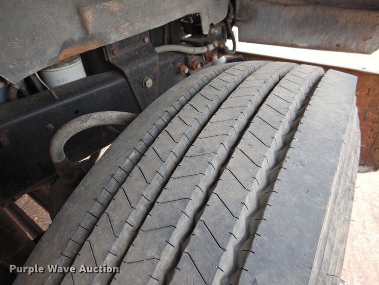 image for item DK2420 1982 Mack R686ST  semi truck