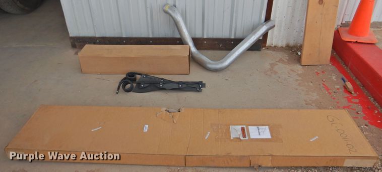 image for item DK2420 1982 Mack R686ST  semi truck