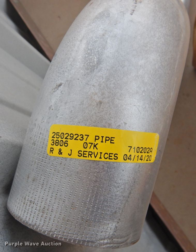 image for item DK2420 1982 Mack R686ST  semi truck