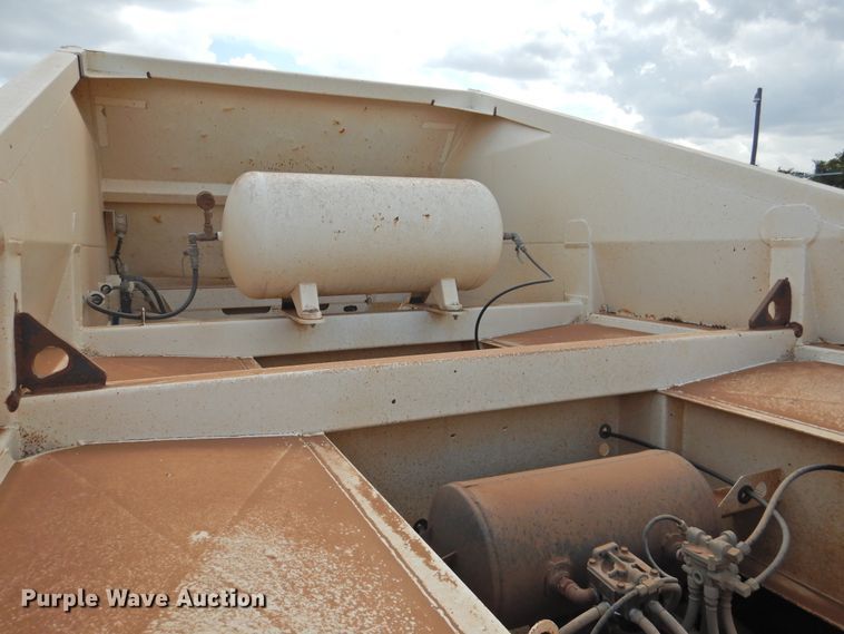 image for item DK2454 2001 Midland MG40MC2000  bottom dump trailer