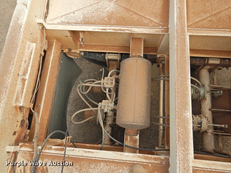 image for item DK2454 2001 Midland MG40MC2000  bottom dump trailer