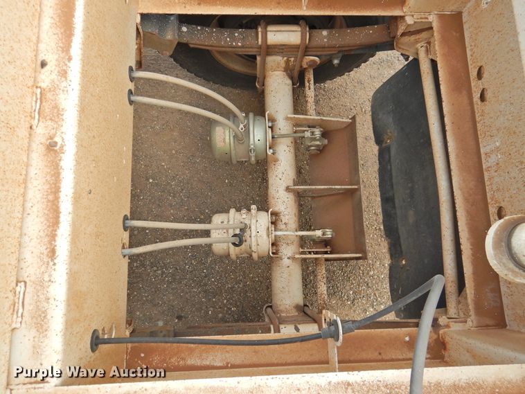 image for item DK2454 2001 Midland MG40MC2000  bottom dump trailer