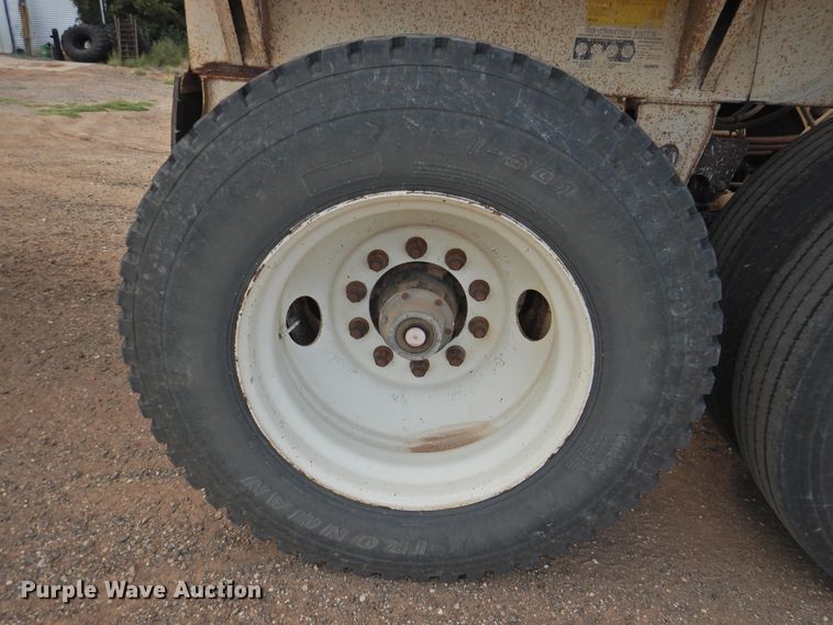 image for item DK2454 2001 Midland MG40MC2000  bottom dump trailer