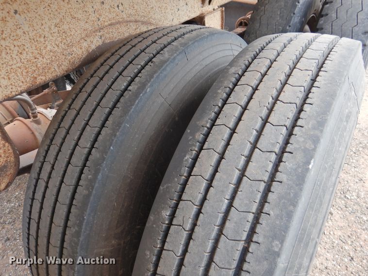 image for item DK2454 2001 Midland MG40MC2000  bottom dump trailer