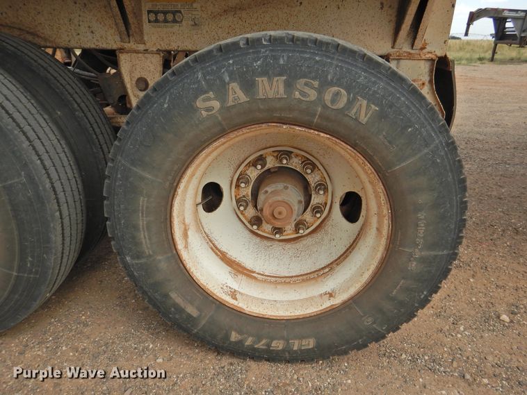 image for item DK2454 2001 Midland MG40MC2000  bottom dump trailer