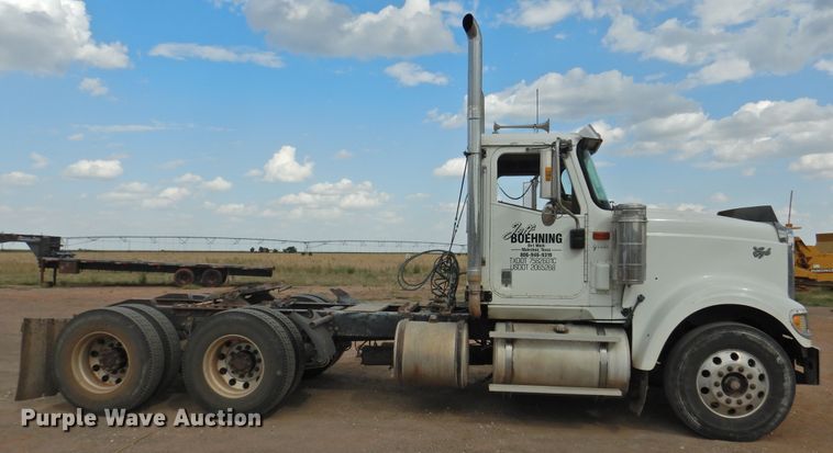 image for item DK2455 2004 International 9900i  semi truck