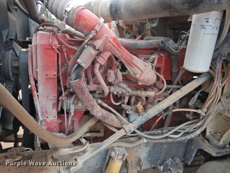 image for item DK2455 2004 International 9900i  semi truck