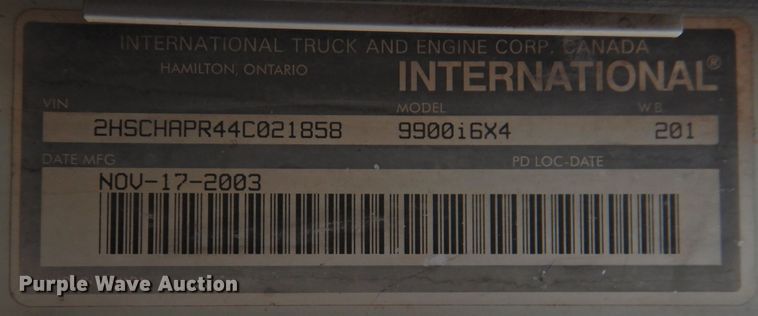 image for item DK2455 2004 International 9900i  semi truck