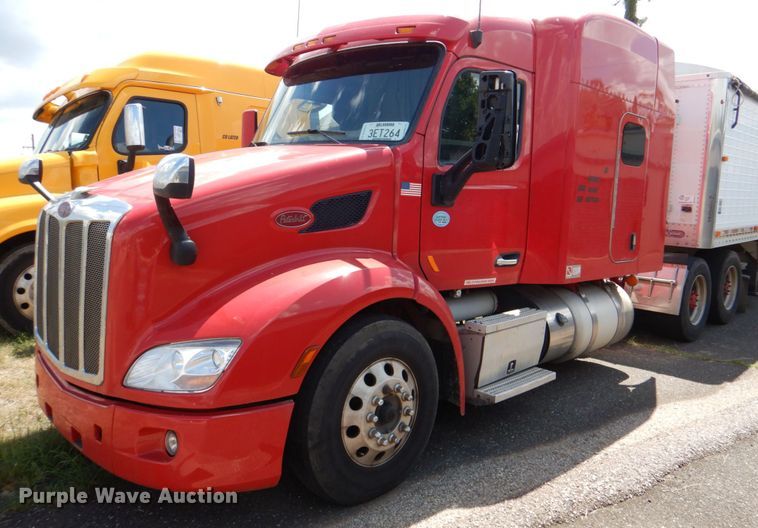 image for item DL0571 2016 Peterbilt 579  semi truck