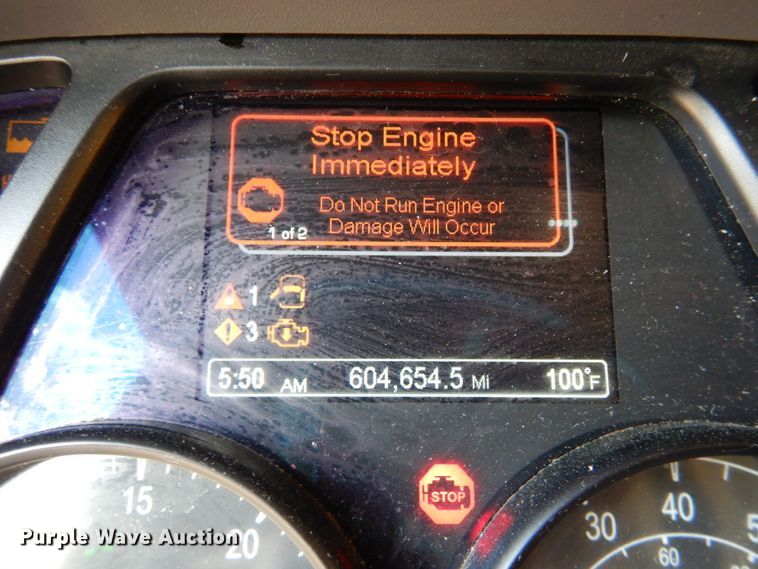 image for item DL0571 2016 Peterbilt 579  semi truck