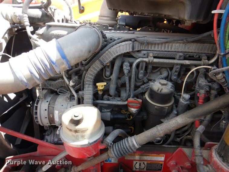 image for item DL0571 2016 Peterbilt 579  semi truck