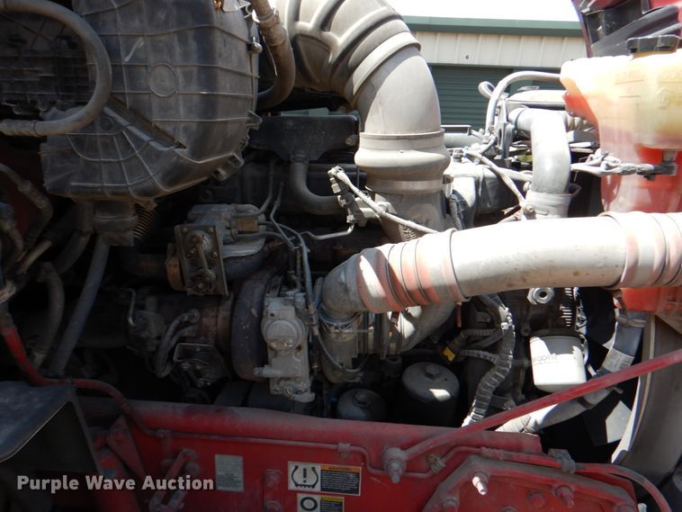 image for item DL0571 2016 Peterbilt 579  semi truck