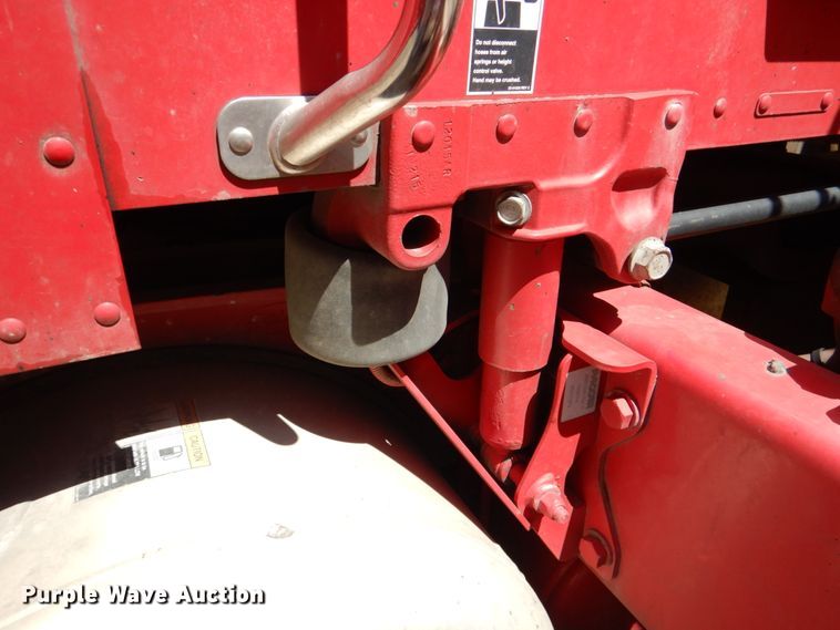 image for item DL0571 2016 Peterbilt 579  semi truck