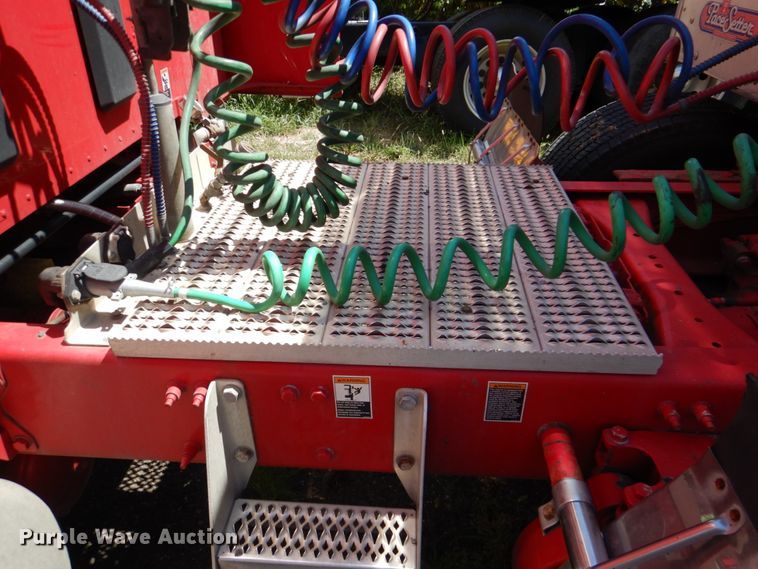 image for item DL0571 2016 Peterbilt 579  semi truck