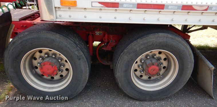 image for item DL0571 2016 Peterbilt 579  semi truck