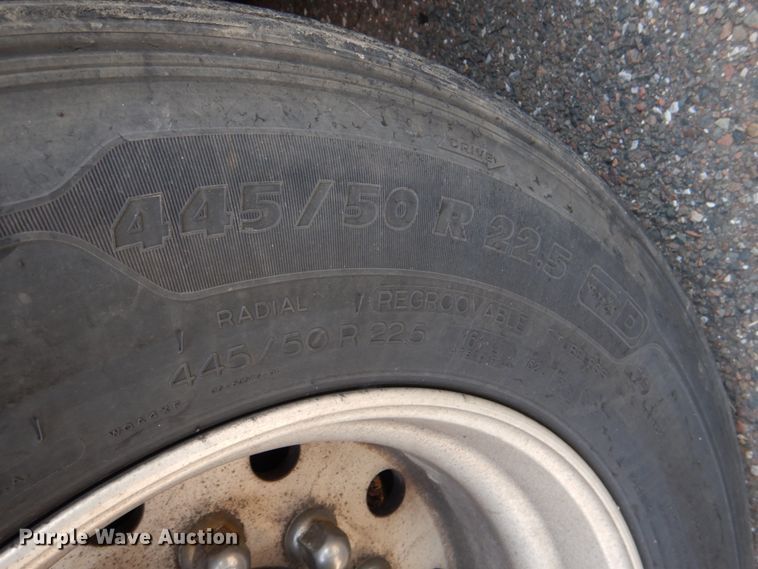 image for item DL0571 2016 Peterbilt 579  semi truck